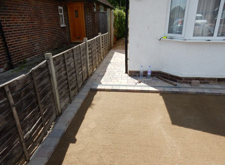 Block Paved Driveway in Wonersh, Guildford, Surrey - Marshall's Drivesett Tegula Traditional block paving. Driveways for Surrey and Hampshire - MDB Landscapes
