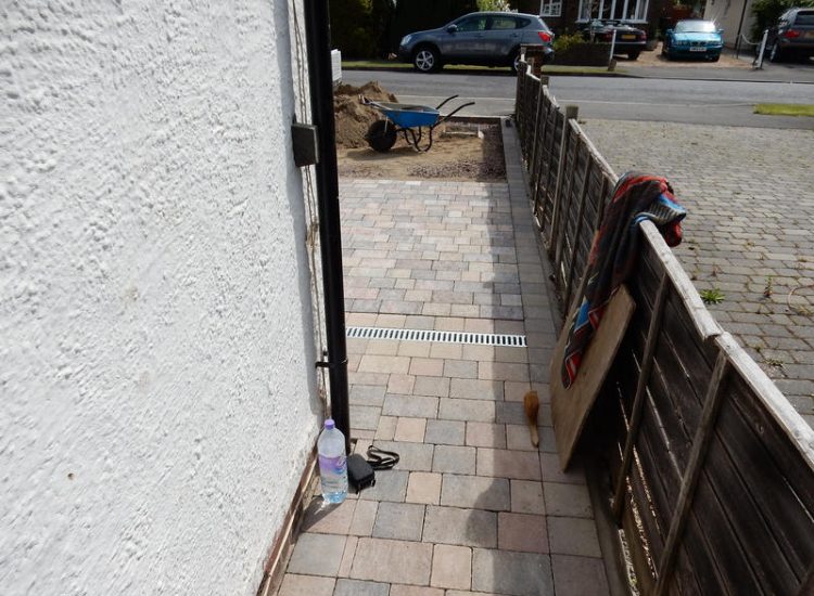 Block Paved Driveway in Wonersh, Guildford, Surrey - Marshall's Drivesett Tegula Traditional block paving. Driveways for Surrey and Hampshire - MDB Landscapes