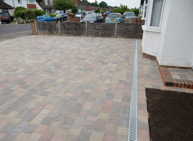 Block Paved Driveway in Wonersh, Guildford, Surrey - Marshall's Drivesett Tegula Traditional block paving. Driveways for Surrey and Hampshire - MDB Landscapes