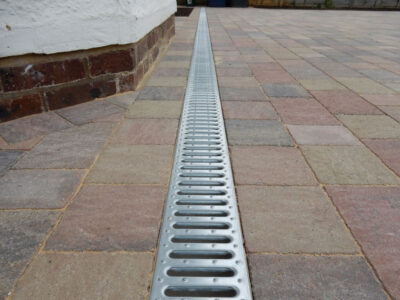 Block Paved Driveway in Wonersh, Guildford, Surrey - Marshall's Drivesett Tegula Traditional block paving. Driveways for Surrey and Hampshire - MDB Landscapes