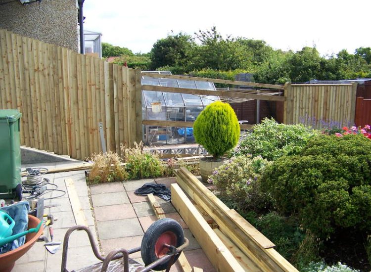 Garden Fencing - MDB Landscapes