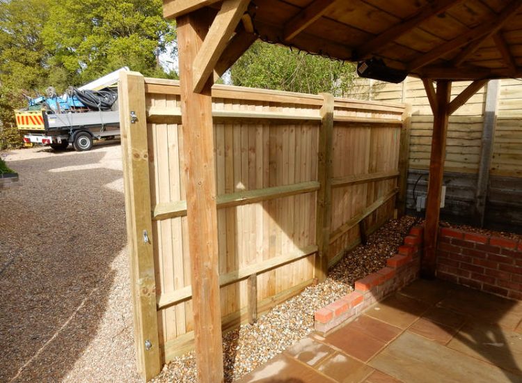 Feather Edge and Lap Panel Fencing in Lovedean, Hampshire - Both feather edge and lap panel fencing used here to replace old rotting fencing due to drainage issues. Garden Fencing - MDB Landscapes