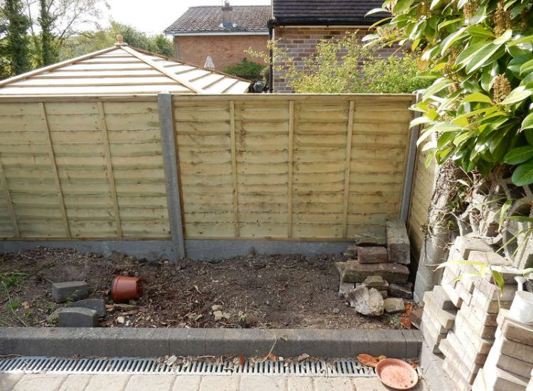 Garden Fencing - MDB Landscapes