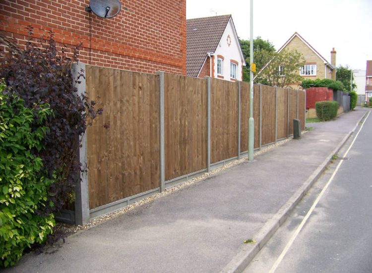 Feather Edge Panel Fencing in Aldershot, Hampshire - Boundary line fencing with concrete posts and concrete gravel boards. Garden Fencing - MDB Landscapes