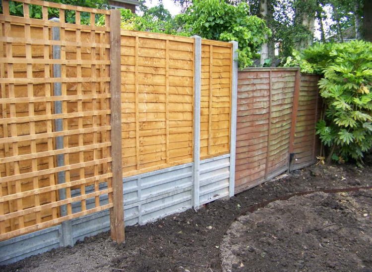 Fencing and Trellis Work in Fleet, Hampshire - Replacement of boundary fencing and the introduction of trellis work for climbing plants. Garden Fencing - MDB Landscapes