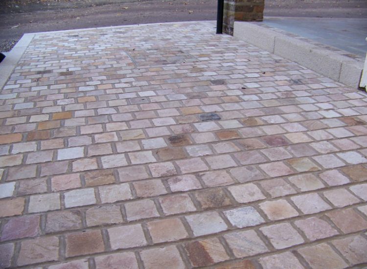 Mint Sandstone Sett Driveway in Sandhurst, Berkshire - Mint sandstone setts used here for both vehicular and pedestrian areas. Driveways for Surrey and Hampshire - MDB Landscapes