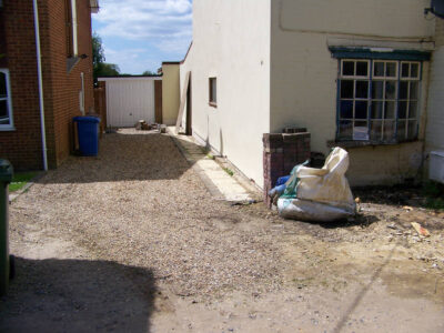 Mint Sandstone Sett Driveway in Sandhurst, Berkshire - Mint sandstone setts used here for both vehicular and pedestrian areas. Driveways for Surrey and Hampshire - MDB Landscapes