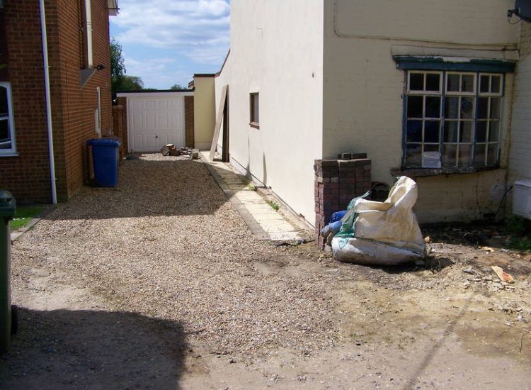 Mint Sandstone Sett Driveway in Sandhurst, Berkshire - Mint sandstone setts used here for both vehicular and pedestrian areas. Driveways for Surrey and Hampshire - MDB Landscapes