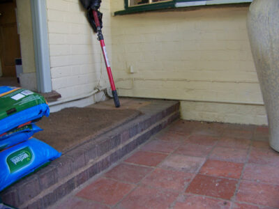 Mint Sandstone Sett Driveway in Sandhurst, Berkshire - Mint sandstone setts used here for both vehicular and pedestrian areas. Driveways for Surrey and Hampshire - MDB Landscapes