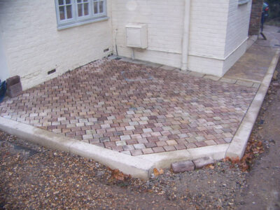 Mint Sandstone Sett Driveway in Sandhurst, Berkshire - Mint sandstone setts used here for both vehicular and pedestrian areas. Driveways for Surrey and Hampshire - MDB Landscapes
