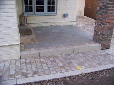 Mint Sandstone Sett Driveway in Sandhurst, Berkshire - Mint sandstone setts used here for both vehicular and pedestrian areas. Driveways for Surrey and Hampshire - MDB Landscapes