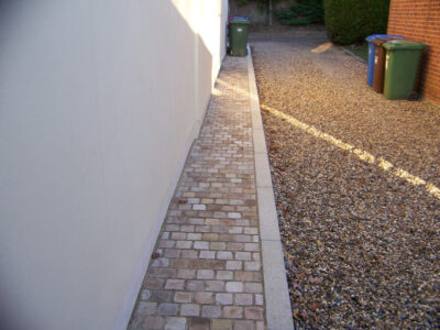 Mint Sandstone Sett Driveway in Sandhurst, Berkshire - Mint sandstone setts used here for both vehicular and pedestrian areas. Driveways for Surrey and Hampshire - MDB Landscapes