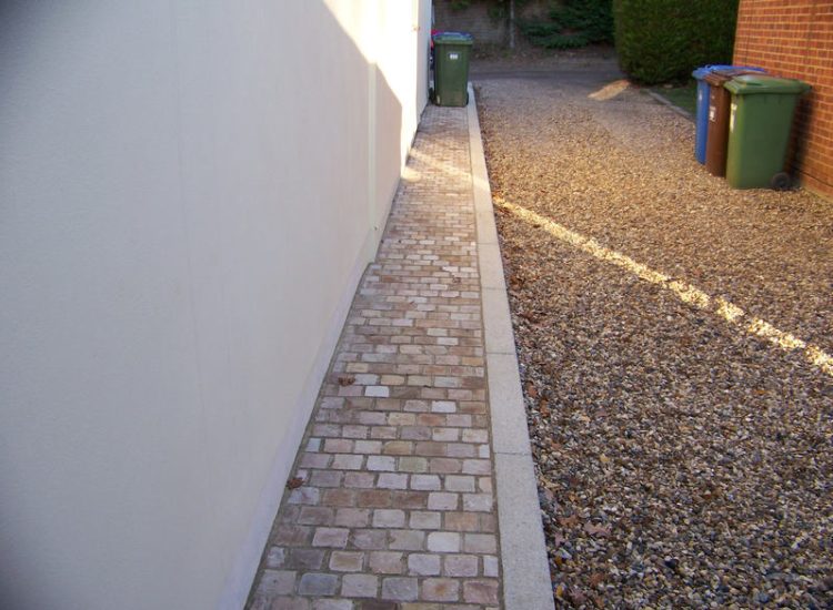 Mint Sandstone Sett Driveway in Sandhurst, Berkshire - Mint sandstone setts used here for both vehicular and pedestrian areas. Driveways for Surrey and Hampshire - MDB Landscapes