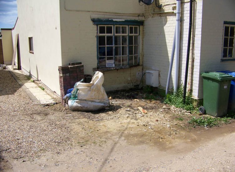 Mint sandstone Sett Paving in Sandhurst, Berkshire - Mint sandstone setts used here for both pedestrian and vehicular areas within a front garden. Garden Paving - MDB Landscapes