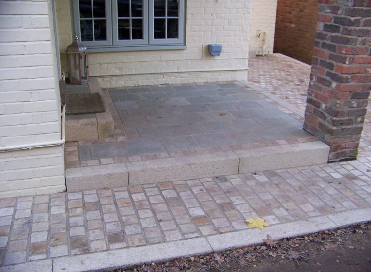 Mint sandstone Sett Paving in Sandhurst, Berkshire - Mint sandstone setts used here for both pedestrian and vehicular areas within a front garden. Garden Paving - MDB Landscapes