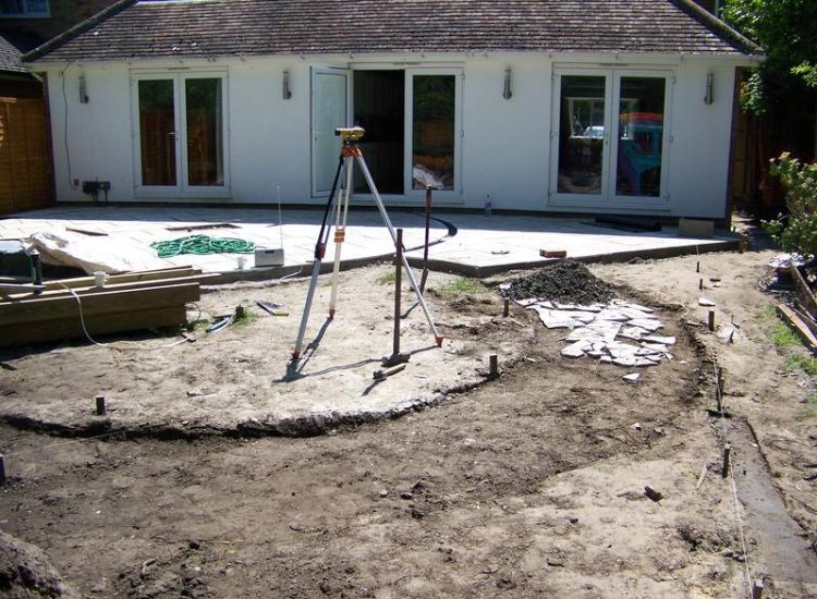 Garden Paving in Fleet, Hampshire - Kota Brown Limestone paving and cropped 200x100x100mm granite setts used. Garden Paving - MDB Landscapes