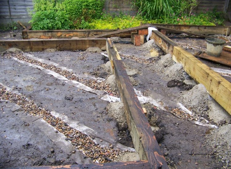 Garden and Lawn Drainage Ascot, Surrey - Including raised lawns, timber planters and gravel walkways. Garden Drainage - MDB Landscapes