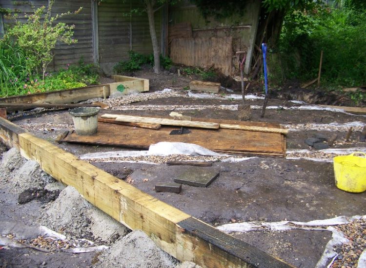 Garden and Lawn Drainage Ascot, Surrey - Including raised lawns, timber planters and gravel walkways. Garden Drainage - MDB Landscapes