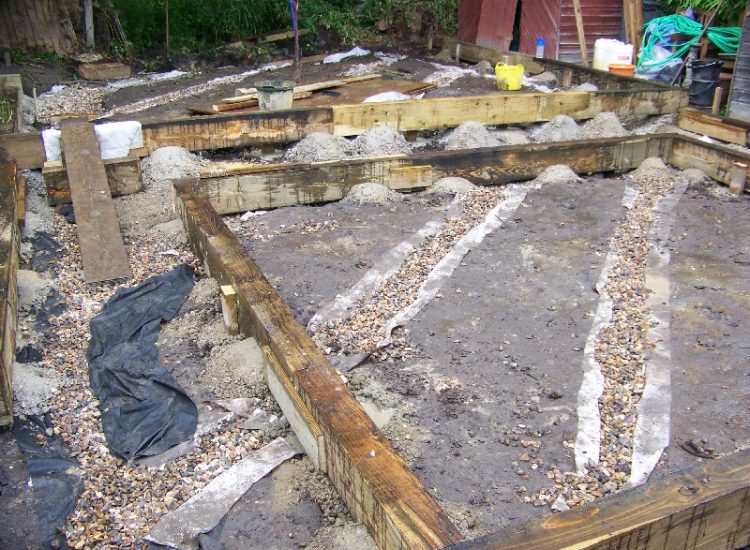 Garden and Lawn Drainage Ascot, Surrey - Including raised lawns, timber planters and gravel walkways. Garden Drainage - MDB Landscapes