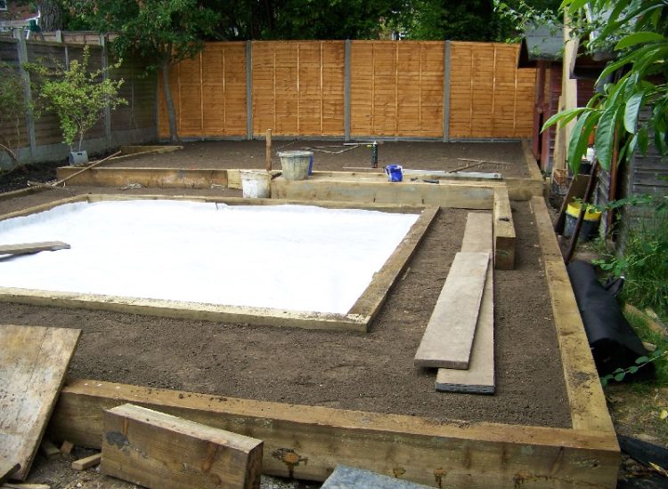 Garden and Lawn Drainage Ascot, Surrey - Including raised lawns, timber planters and gravel walkways. Garden Drainage - MDB Landscapes