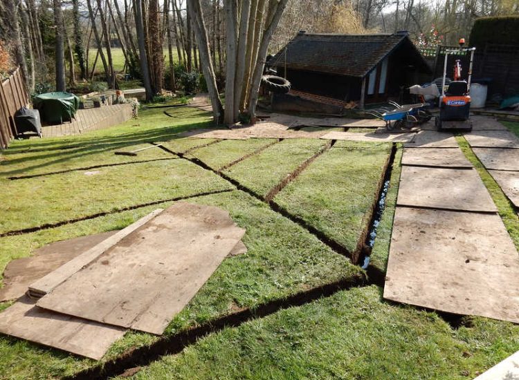 Garden and Lawn Drainage Bramley, surrey - Both top and lower areas of this garden required drainage to prevent constantly boggy areas of lawn. Garden Drainage - MDB Landscapes