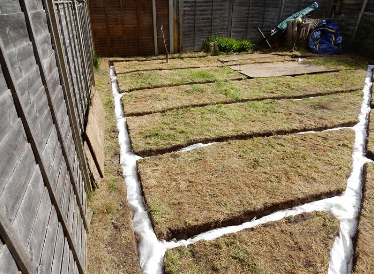 Lawn Drainage Cove, Farnborough, Hampshire - A small confined rear lawn greatly improved with land drainage. Garden drainage - MDB Landscapes