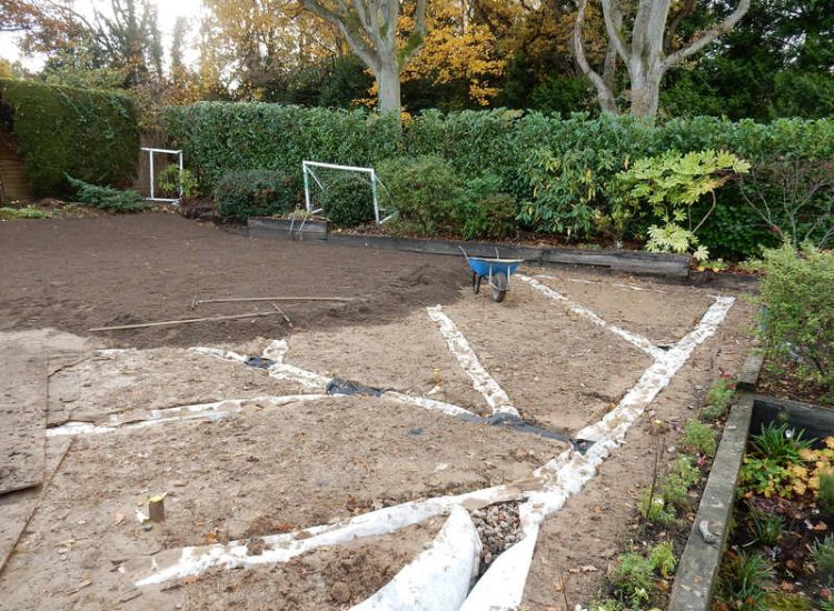 New Lawn in East Horsley, Leatherhead, Surrey - Drainage issues dealt with first here followed by the construction of a new lawn using a Rootzone medium. Lawns & Turfing - MDB Landscapes