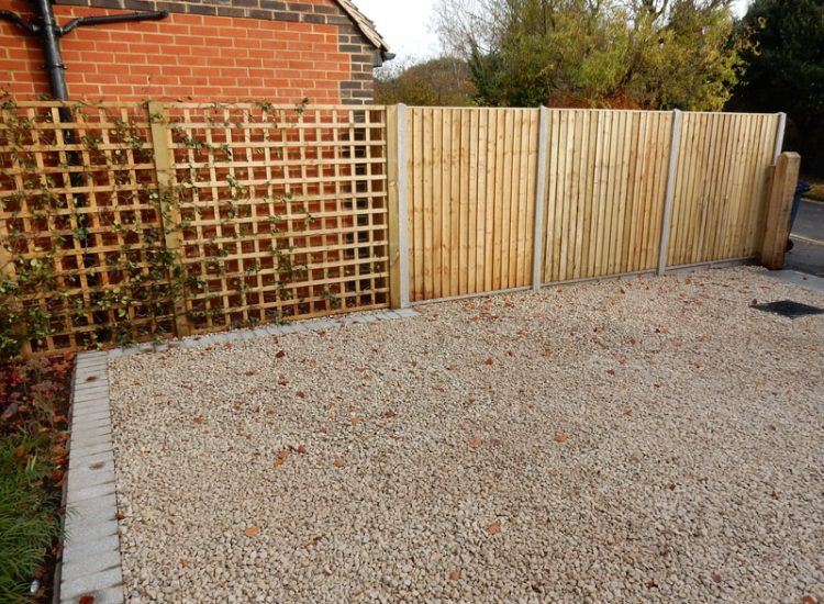 Decorative Aggregate Driveway Farnham, Surrey, GU9 - Old English limestone chippings framed with a crisp and neat edging of sawn granite setts. Decorative Aggregate Driveway Farnham, Surrey, GU9 - Old English limestone chippings framed with a crisp and neat edging of sawn granite setts.