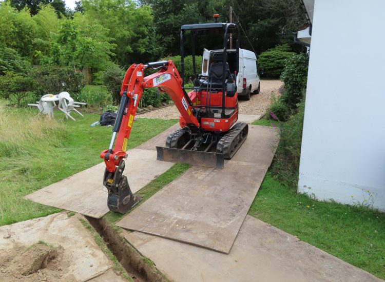 Driveway Flooding Cranleigh, Surrey, GU6 - Constant flooding of a shingled driveway area, preventing its use and causing access issues to the house. Driveway Flooding Cranleigh, Surrey, GU6 - Constant flooding of a shingled driveway area, preventing its use and causing access issues to the house.