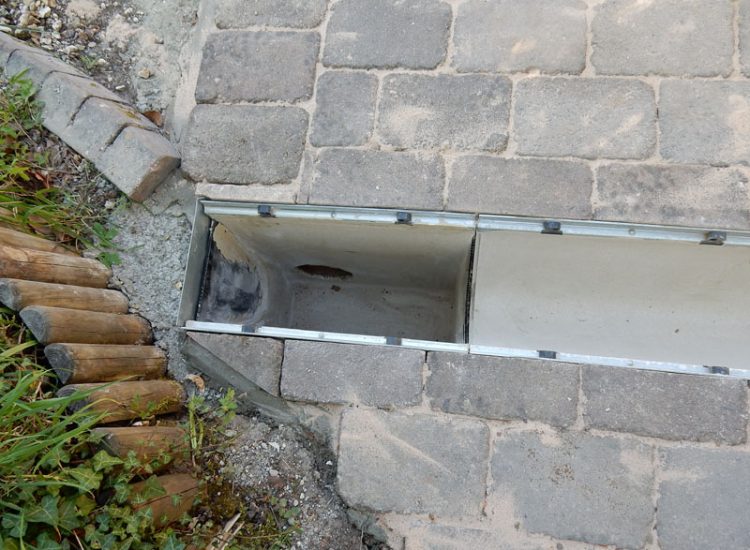 Driveway Drainage Fleet, Hampshire, GU52 - Occasional flooding from extreme rainfall events causing flooding of the driveway and preventing access to the property. Driveway Drainage Fleet, Hampshire, GU52 - Occasional flooding from extreme rainfall events causing flooding of the driveway and preventing access to the property.