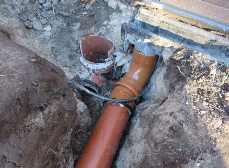 Rear Garden Drainage London, W5 - Issues with access to a garden work building due to flooding needing to be resolved. Rear Garden Drainage London, W5 - Issues with access to a garden work building due to flooding needing to be resolved.