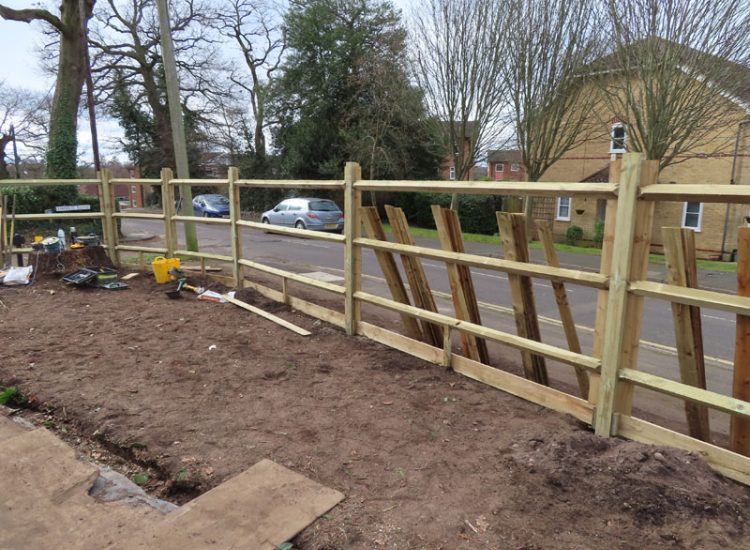 Feather Edge or Close board Fencing Ash Vale, Aldershot, Hampshire, GU12 - New boundary lines created replacing old fencing. Feather Edge or Close board Fencing Ash Vale, Aldershot, Hampshire, GU12 - New boundary lines created replacing old fencing.