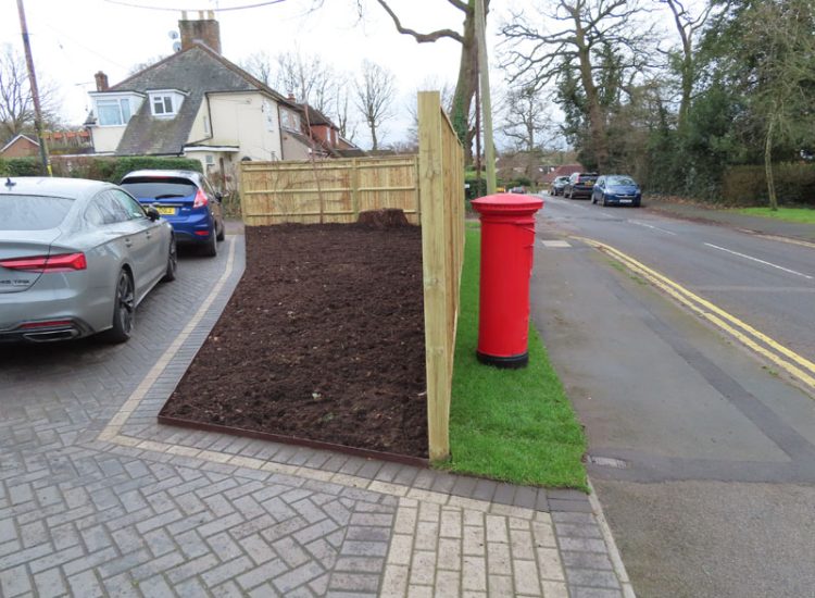 Feather Edge or Close board Fencing Ash Vale, Aldershot, Hampshire, GU12 - New boundary lines created replacing old fencing. Feather Edge or Close board Fencing Ash Vale, Aldershot, Hampshire, GU12 - New boundary lines created replacing old fencing.