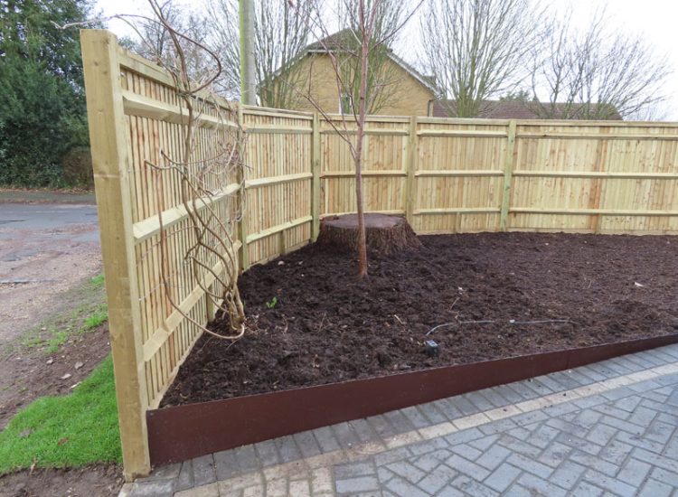 Feather Edge or Close board Fencing Ash Vale, Aldershot, Hampshire, GU12 - New boundary lines created replacing old fencing. Feather Edge or Close board Fencing Ash Vale, Aldershot, Hampshire, GU12 - New boundary lines created replacing old fencing.