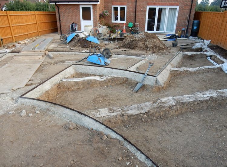 Garden Paving Bramley, Tadley, Hampshire, RG26 - Kota yellow limestone paving to form a terrace area and pathway. Garden Paving Bramley, Tadley, Hampshire, RG26 - Kota yellow limestone paving to form a terrace area and pathway.