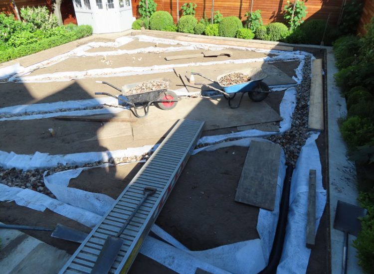 Drainage and New Lawn Weybridge, Surrey, KT13 - A completed garden previosly landscaped but left with lawn drainage issues. Drainage and New Lawn Weybridge, Surrey, KT13 - A completed garden previosly landscaped but left with lawn drainage issues.