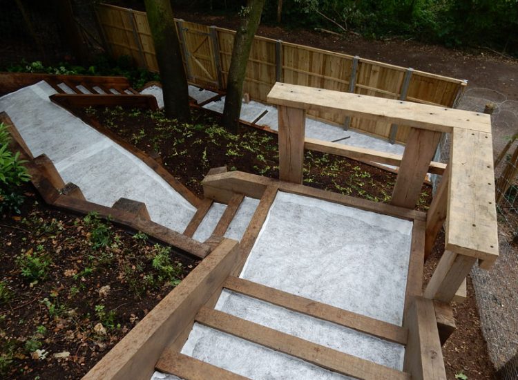 New Oak Sleeper Steps Farnham, Surrey, GU9 - Extensive oak sleeper steps incorporated through an embankment area. New Oak Sleeper Steps Farnham, Surrey, GU9 - Extensive oak sleeper steps incorporated through an embankment area.