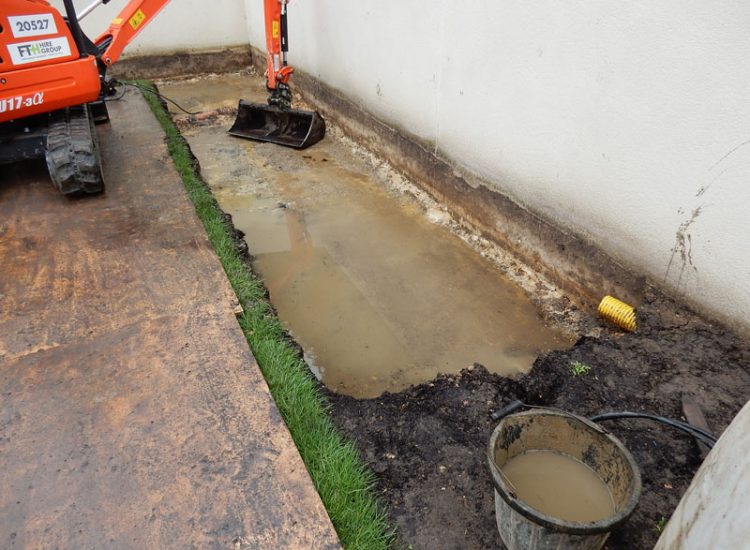 Garden and Planting Border Drainage Cobham, Surrey, KT11 - High retaining walls constructed with no drainage detail behind. Garden and Planting Border Drainage Cobham, Surrey, KT11 - High retaining walls constructed with no drainage detail behind.