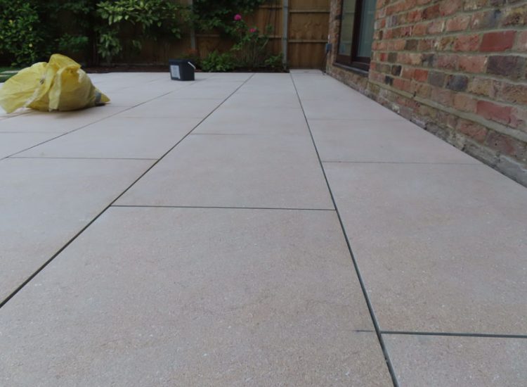 Garden Paving Sandhurst, Berkshire, RG47 - A paved terrace area using porcelain paving.