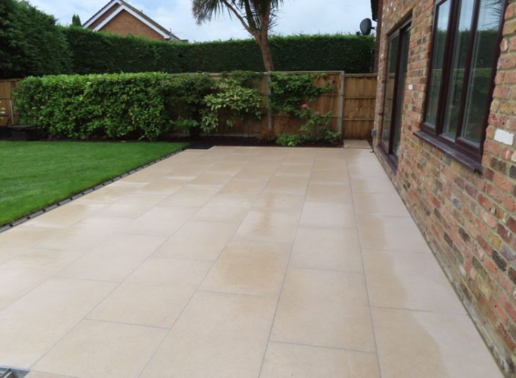 Garden Paving Sandhurst, Berkshire, RG47 - A paved terrace area using porcelain paving.