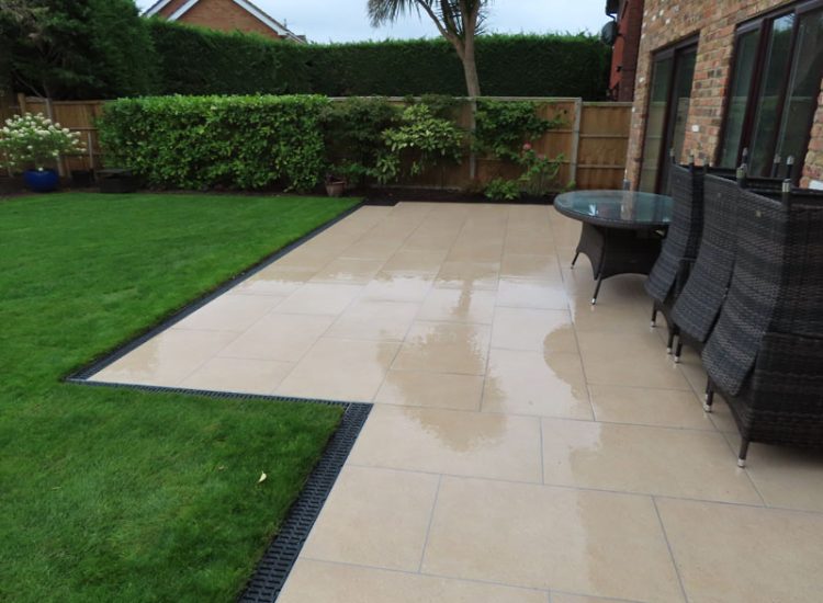 Garden Paving Sandhurst, Berkshire, RG47 - A paved terrace area using porcelain paving.
