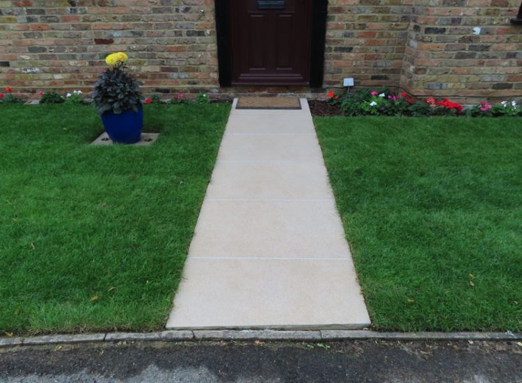 Garden Paving Sandhurst, Berkshire, RG47 - A paved terrace area using porcelain paving.