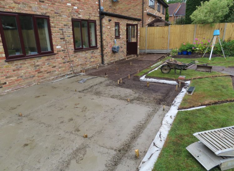 Garden Paving Sandhurst, Berkshire, RG47 - A paved terrace area using porcelain paving.