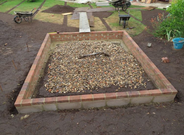 Garden Paving Sandhurst, Berkshire, RG47 - A paved terrace area using porcelain paving.
