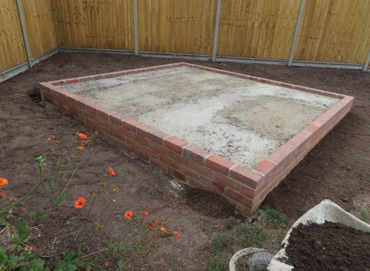 Garden Paving Sandhurst, Berkshire, RG47 - A paved terrace area using porcelain paving.