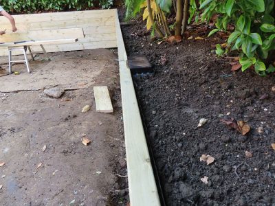 Timber Retaining Walling Claygate, Surrey, KT10 - Repair and replacement of sections of old, dilapidated timber walling. Timber Retaining Walling Claygate, Surrey, KT10 - Repair and replacement of sections of old, dilapidated timber walling.