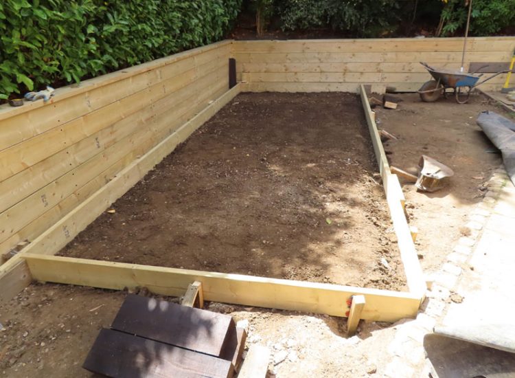 Timber Retaining Walling Claygate, Surrey, KT10 - Repair and replacement of sections of old, dilapidated timber walling. Timber Retaining Walling Claygate, Surrey, KT10 - Repair and replacement of sections of old, dilapidated timber walling.