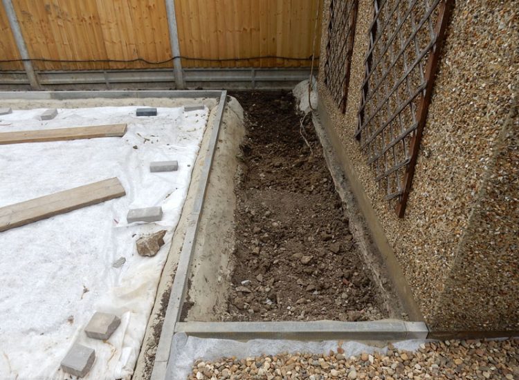 Turfing North Finchly, London, N12 - A small new lawn laid after lawn drainage including a drainge layer had been installed to assist with the drainage issues. Turfing North Finchly, London, N12 - A small new lawn laid after lawn drainage including a drainge layer had been installed to assist with the drainage issues.