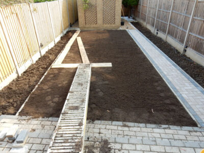 Turfing North Finchly, London, N12 - A small new lawn laid after lawn drainage including a drainge layer had been installed to assist with the drainage issues. Turfing North Finchly, London, N12 - A small new lawn laid after lawn drainage including a drainge layer had been installed to assist with the drainage issues.