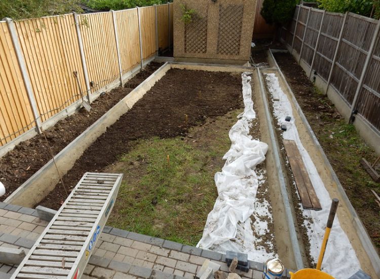 Turfing North Finchly, London, N12 - A small new lawn laid after lawn drainage including a drainge layer had been installed to assist with the drainage issues. Turfing North Finchly, London, N12 - A small new lawn laid after lawn drainage including a drainge layer had been installed to assist with the drainage issues.